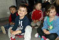Wyprawa Poszukiwaczy Skarbu oraz Rybek do Ośrodka Kultury w Luboniu na przedstawienie „Świstaka podróże małe i duże” – 11.05.2015