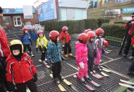 Pokaz zgłębionych tajników szusowania – ostatnie zajęcia z nauki jazdy na nartach, stok Malta Ski Poznań