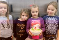 Pięciolatki wzięły udzaił w konkursie kulinarnym i przygotowały „Selerowy zawrót głowy”