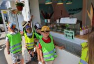 Wyjście przedszkolaków na lody naturalne