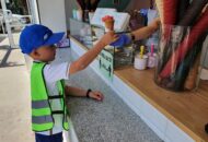 Wyjście przedszkolaków na lody naturalne