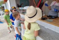 Przedszkolaki na lodach naturalnych