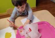Sensoryczne zabawy lodem