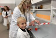 Wycieczka Odkrywców na Wydział Chemii UAM