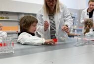 Wycieczka Odkrywców na Wydział Chemii UAM