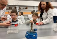 Wycieczka Odkrywców na Wydział Chemii UAM