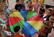 Delfinki i Podróżnicy świętują Dzień kropki