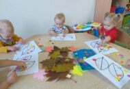 Praca plastyczna Poszukiwaczy – jesienne liście