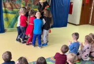 Przedstawienie teatru Krak-Art pt. „Pchła Krętaczka”