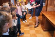 Wizyta Muszelek i Piratów w UM Luboń – spotkanie z Panią Burmistrz