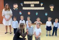 Pasowanie na przedszkolaka – dzieci z grupy Łowcy przygód
