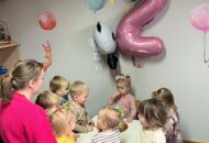 Urodziny Laury z grupy Odkrywców