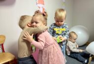 Urodziny Laury z grupy Odkrywców