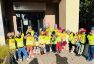 Wyjście Podróżników i Rybek do biblioteki