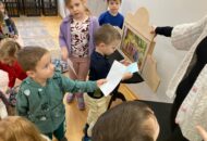 Przedszkolaki w Bibliotece Miejskiej w Luboniu