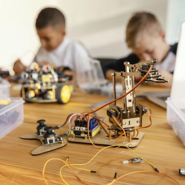 children-making-robot children-making-robot